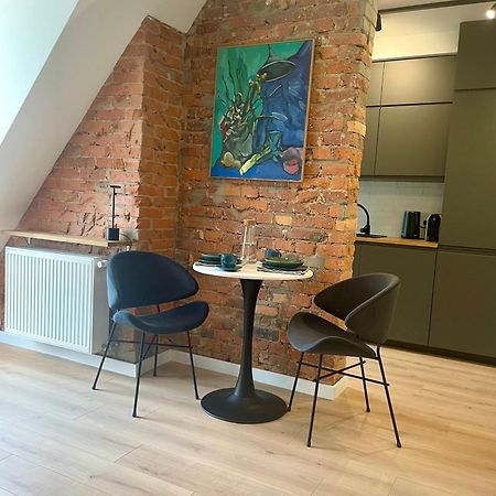 Szmaragdowa Sowa Apartment Валбжих Екстериор снимка
