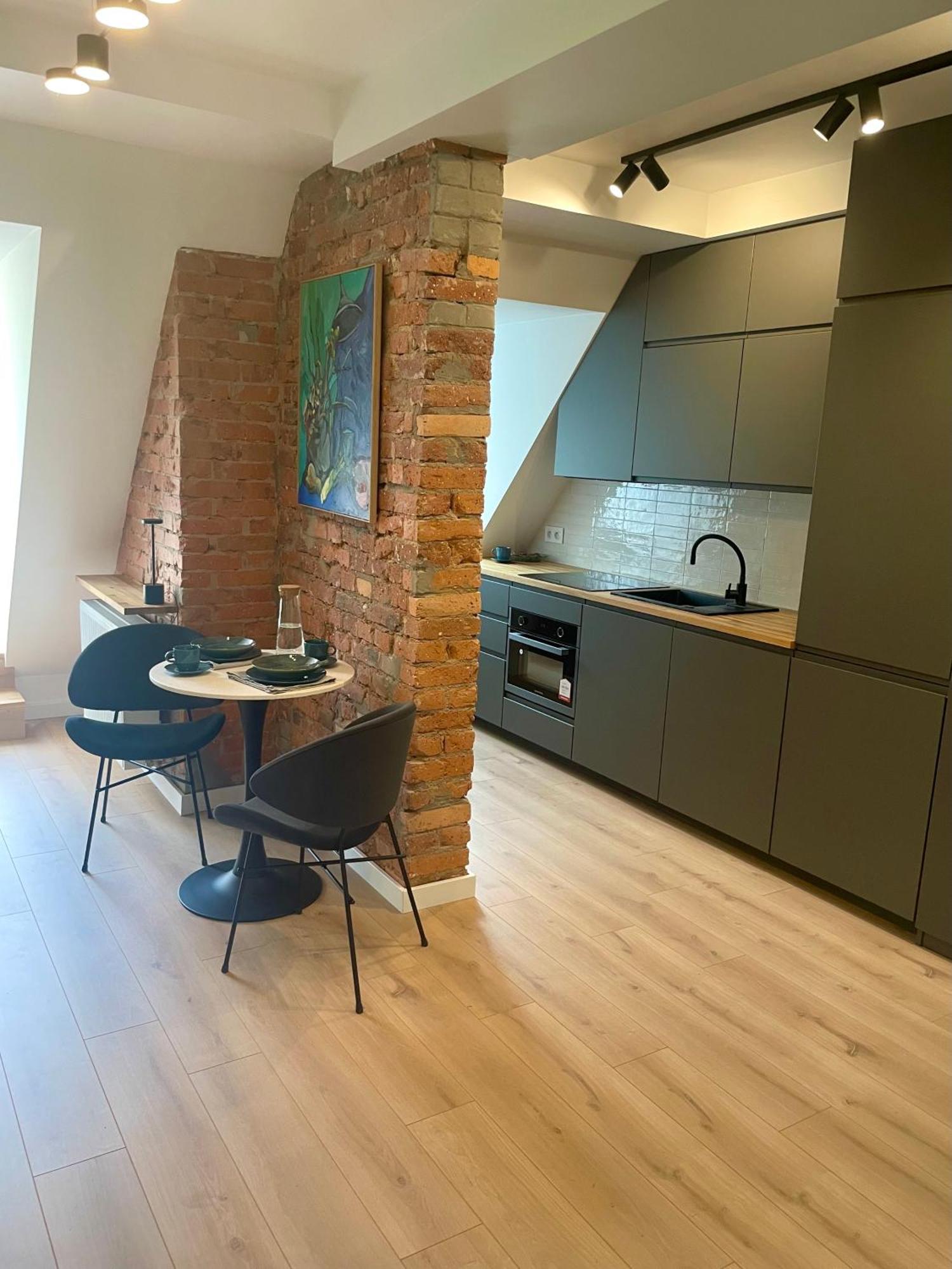 Szmaragdowa Sowa Apartment Валбжих Екстериор снимка