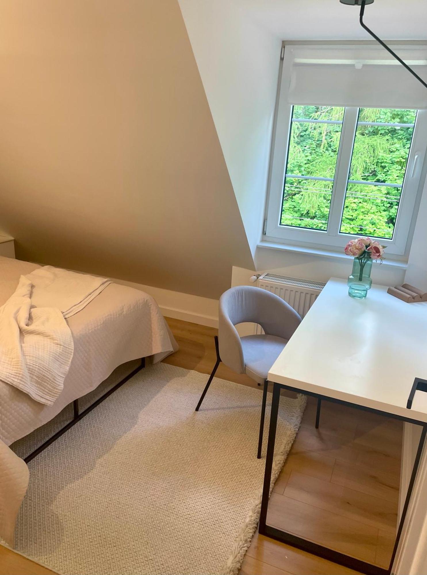 Szmaragdowa Sowa Apartment Валбжих Екстериор снимка